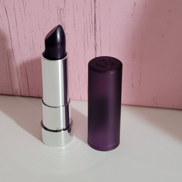 ESSENCE matt matt matt lipstick - Shade 11 Vibrant Shock Purple NEW - Picture 2 of 9